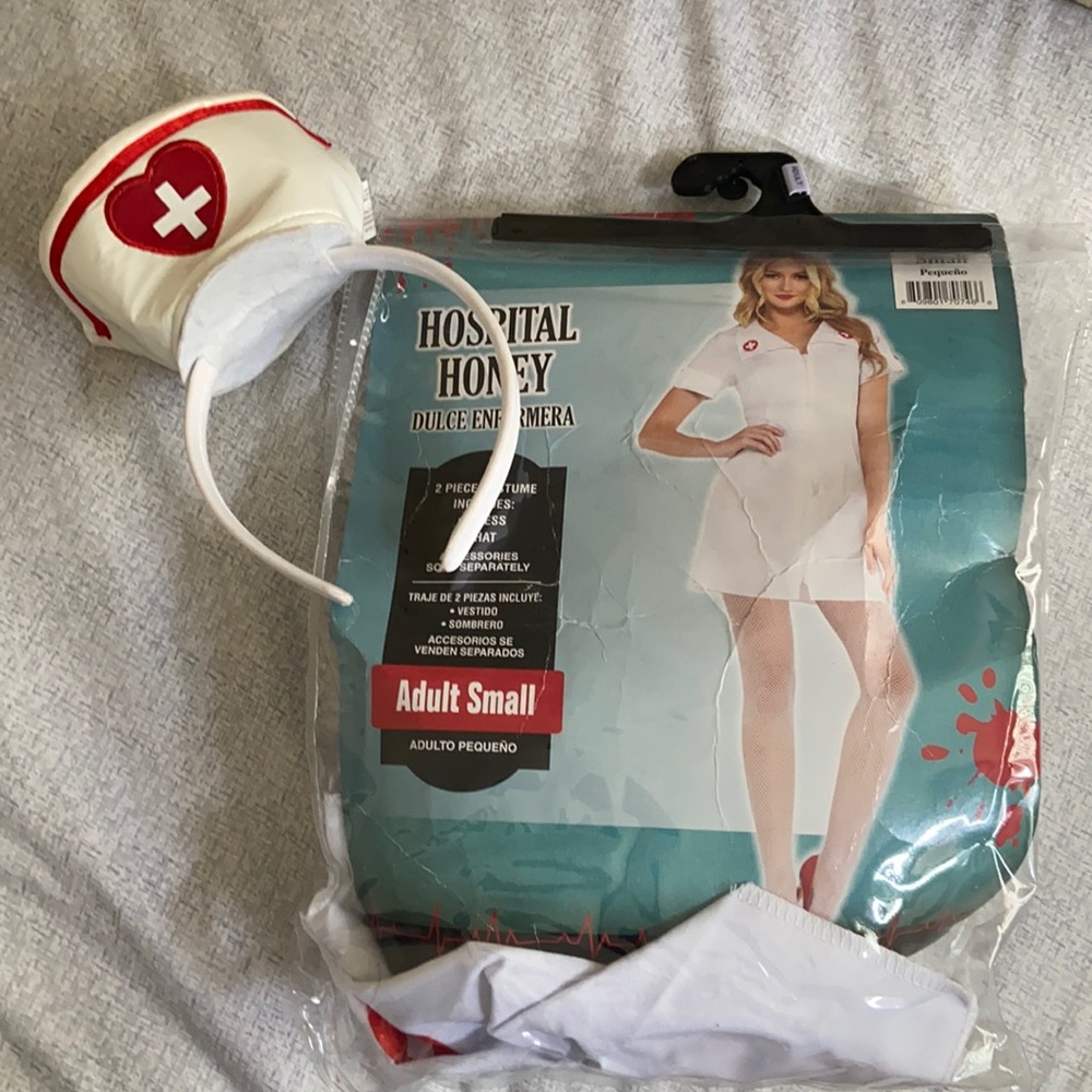 Women’s nurse costume